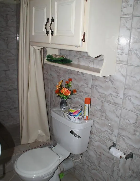 Green Haven Cottage Les Coteaux Bed & Breakfast